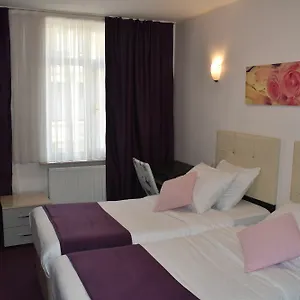 Méribel 3*, Bruxelas Bélgica